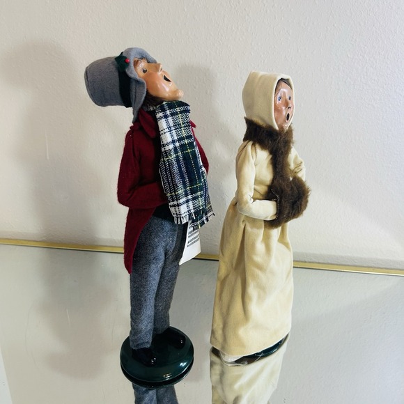 Byers Choice Rare 1980 Traditional Woman with Muff Bumpy Base And Carolers Boy - Picture 6 of 7